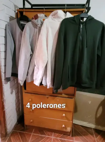 Lote de 4 polerones variados para hombre - miniatura 1
