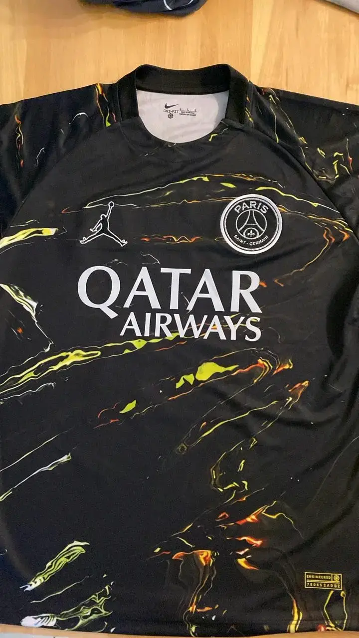 Camiseta PSG Jordan Negra Edición Especial - 1