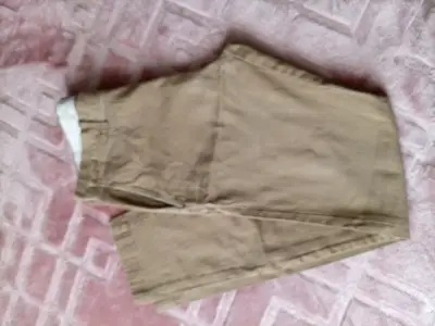 Pantalones color beige para hombre - miniatura 3