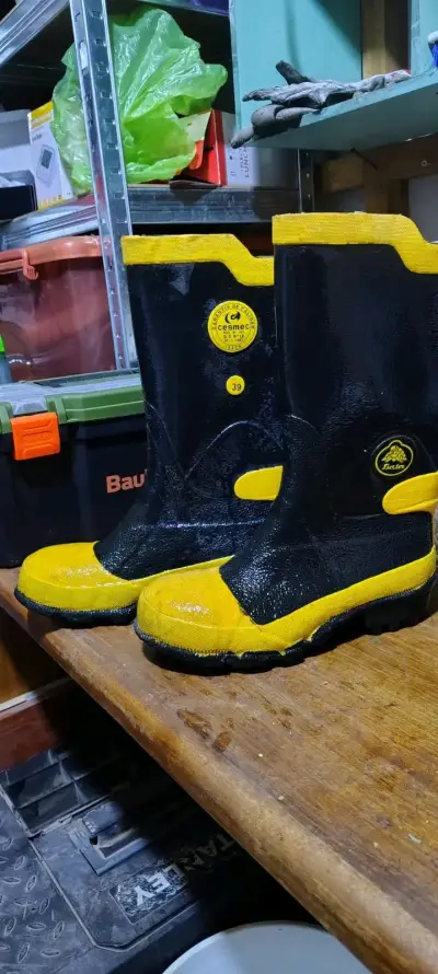 Botas de seguridad negras y amarillas talla 39 - miniatura 2