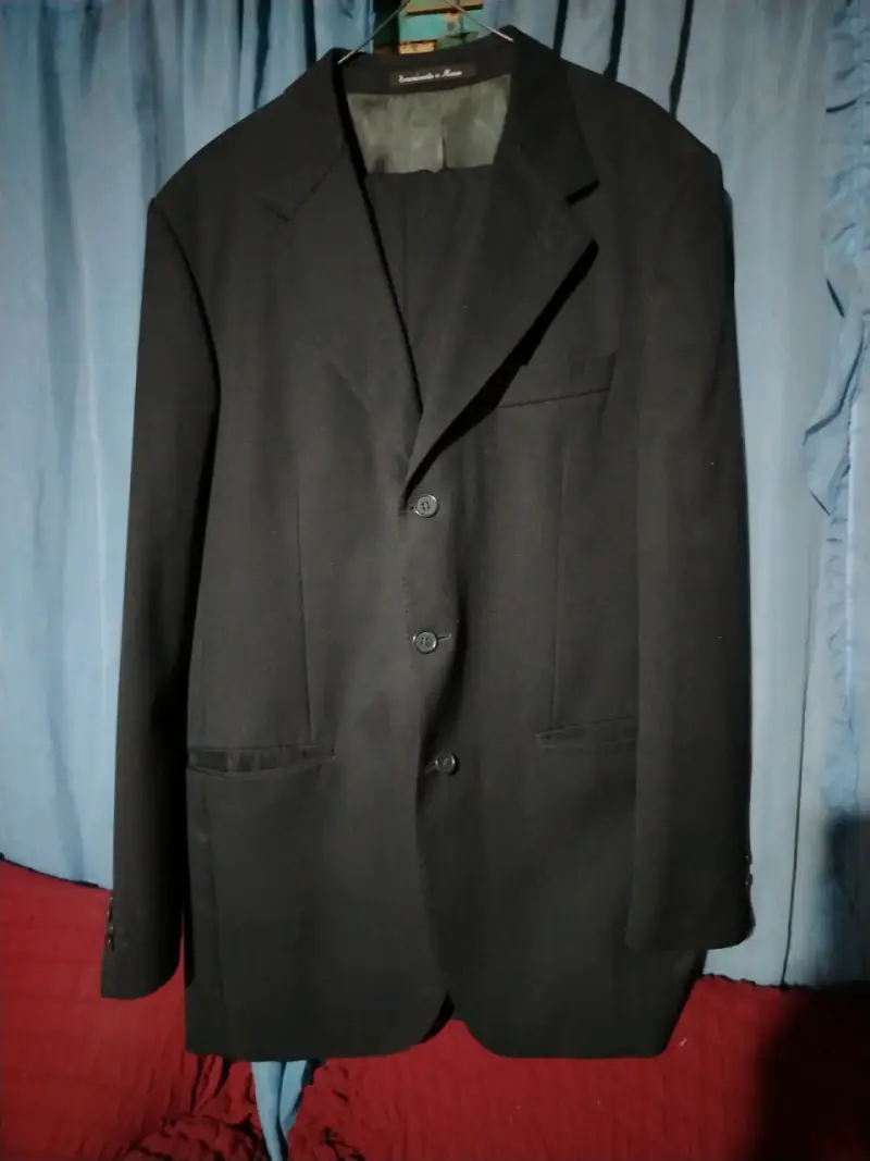 Traje formal negro para hombre - 1