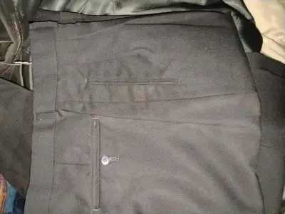 Traje formal negro para hombre - miniatura 6