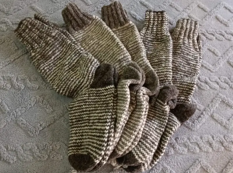 Calcetines de lana tejidos a mano en varios color - 2