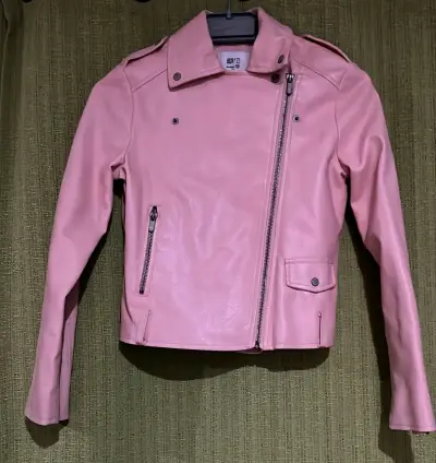 Chaqueta de cuero sintético rosa para mujer - miniatura 1