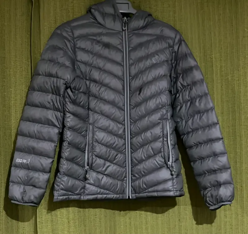 Chaqueta acolchada reversible gris y blanca - 1