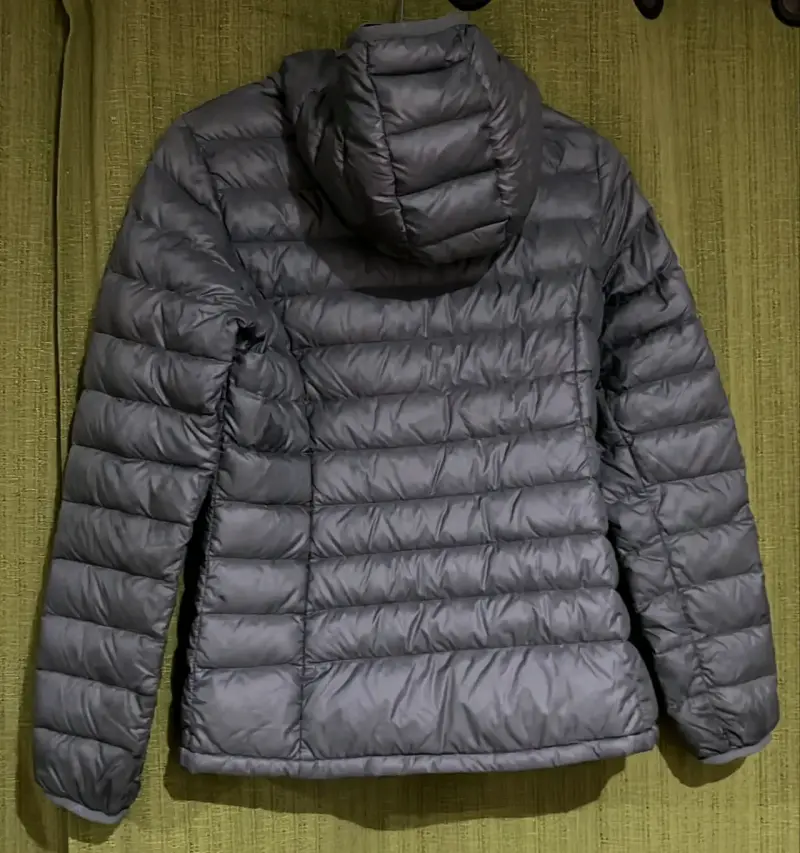 Chaqueta acolchada reversible gris y blanca - 2