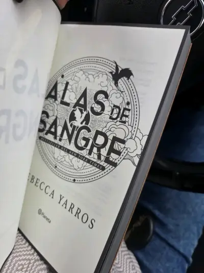 Libro 'Alas de Sangre' de Rebecca Yarros - miniatura 4
