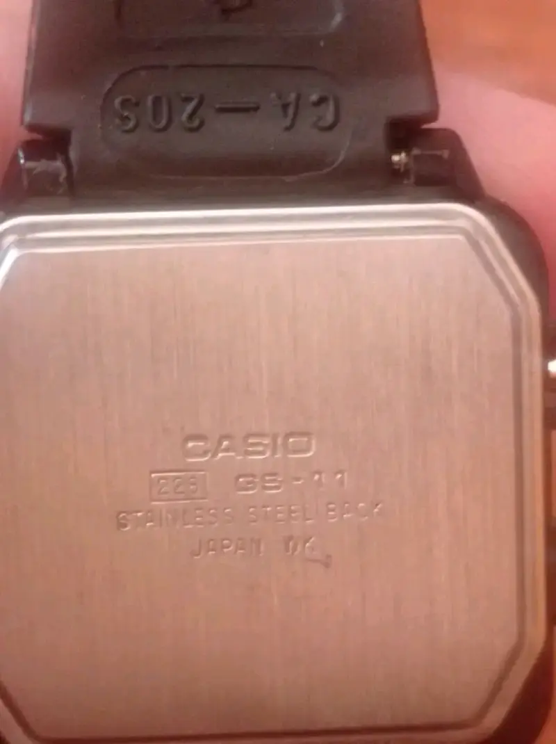 Reloj digital Casio con juego soccer - 2
