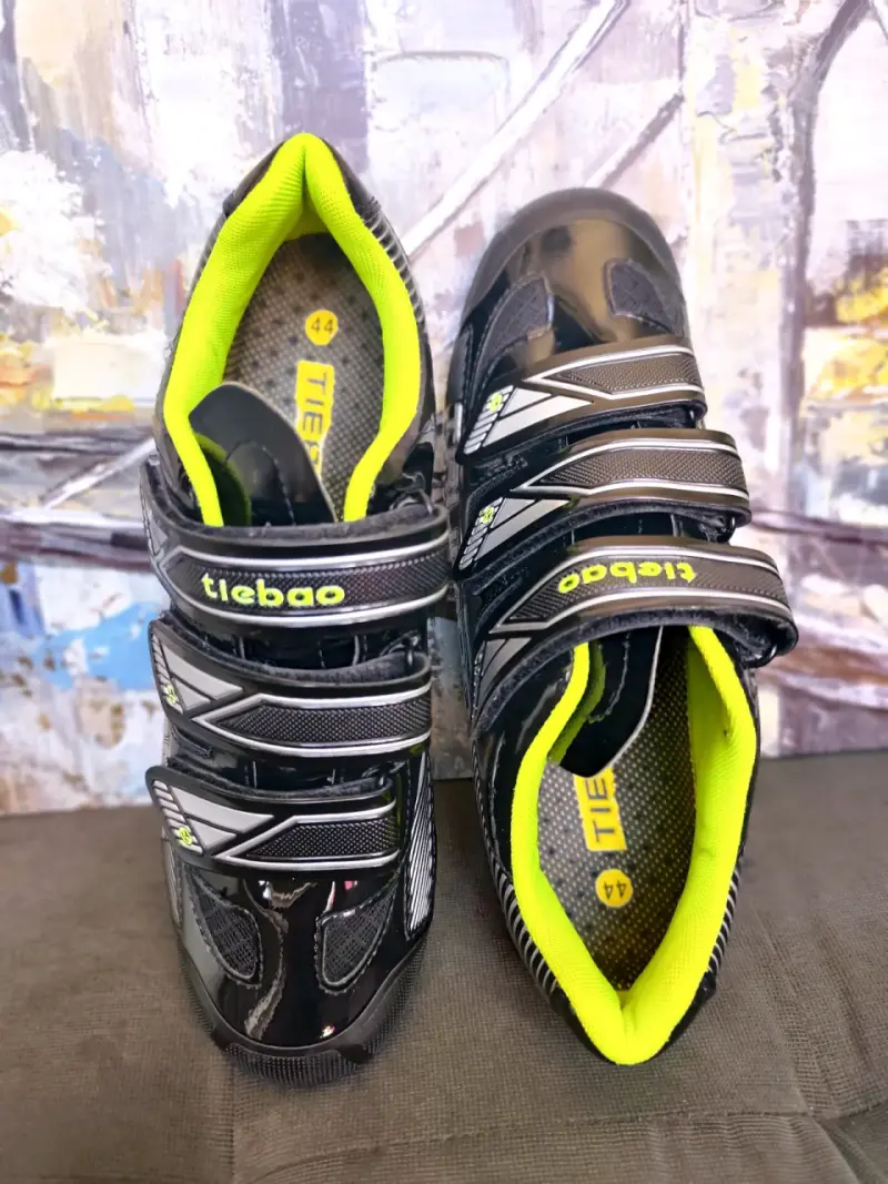 Zapatillas de ciclismo Tiebao negras con velcro - 1