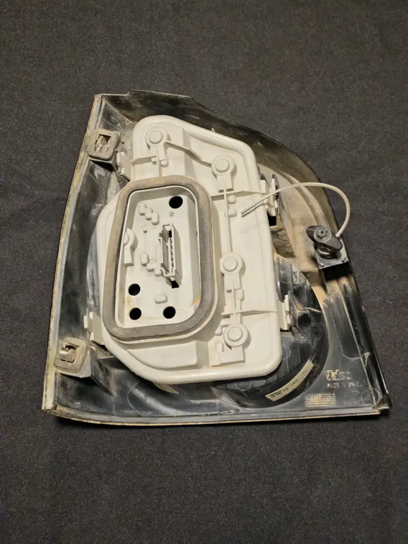 Foco trasero para auto Volkswagen polo - 2