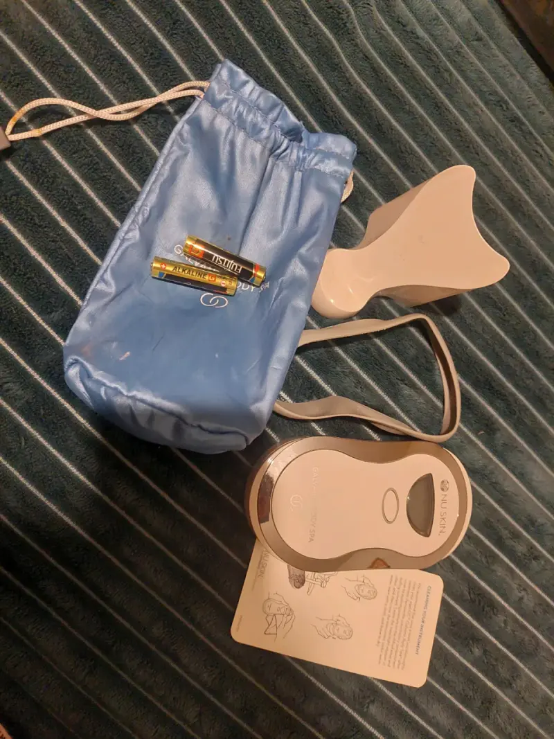 Dispositivo Galvanic Body Spa con accesorios - 2