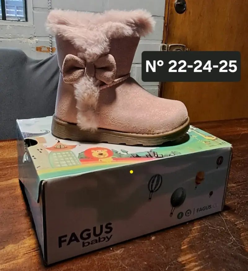 Botas de niña Fagus Baby rosadas con lazo