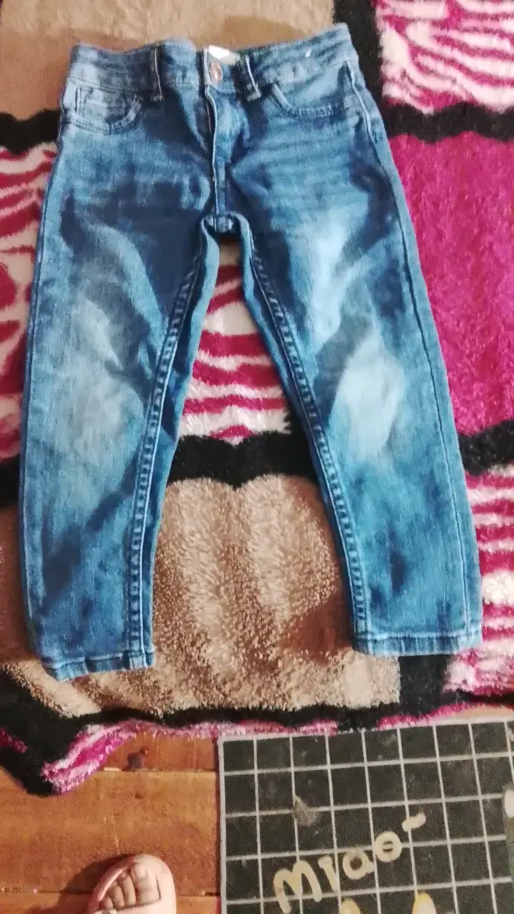 Jeans de mezclilla azul para niña
