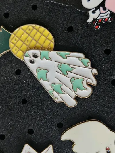 Set de pines decorativos con frases y diseños - miniatura 1