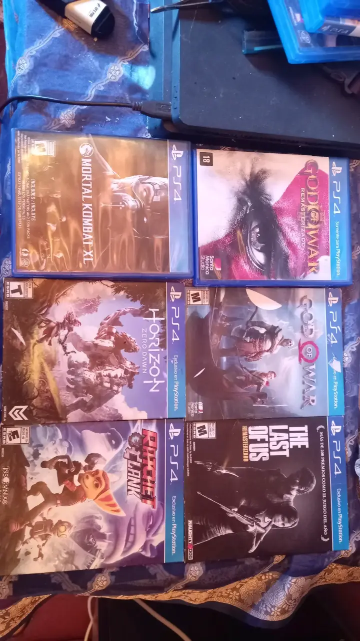 Colección de juegos PS4 variados en buen estado - 1
