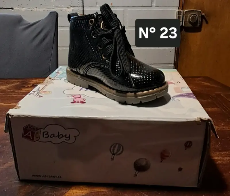 Botines negros para niña talla 23