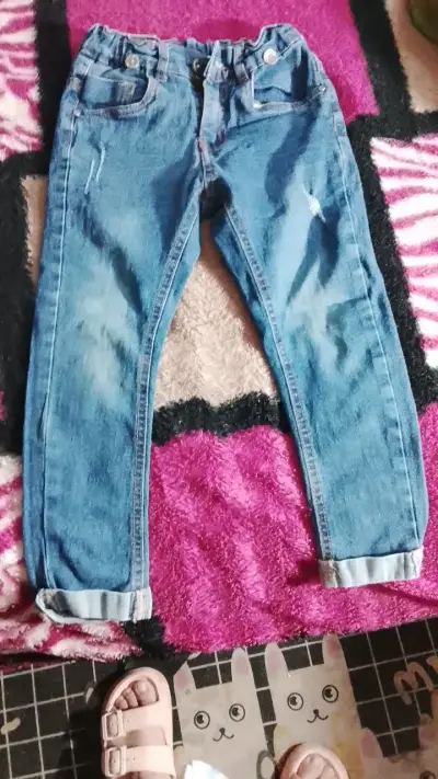 Jeans de mezclilla para niños en buen estado - miniatura 1