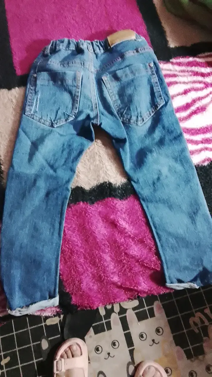 Jeans de mezclilla para niños en buen estado - 2