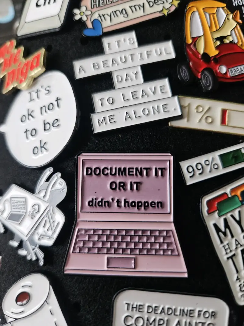 Set de 5 pines decorativos con frases divertidas - 1