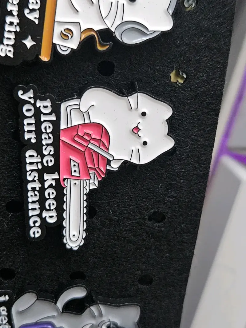 Set de 4 pines de gato con frases divertidas - 1