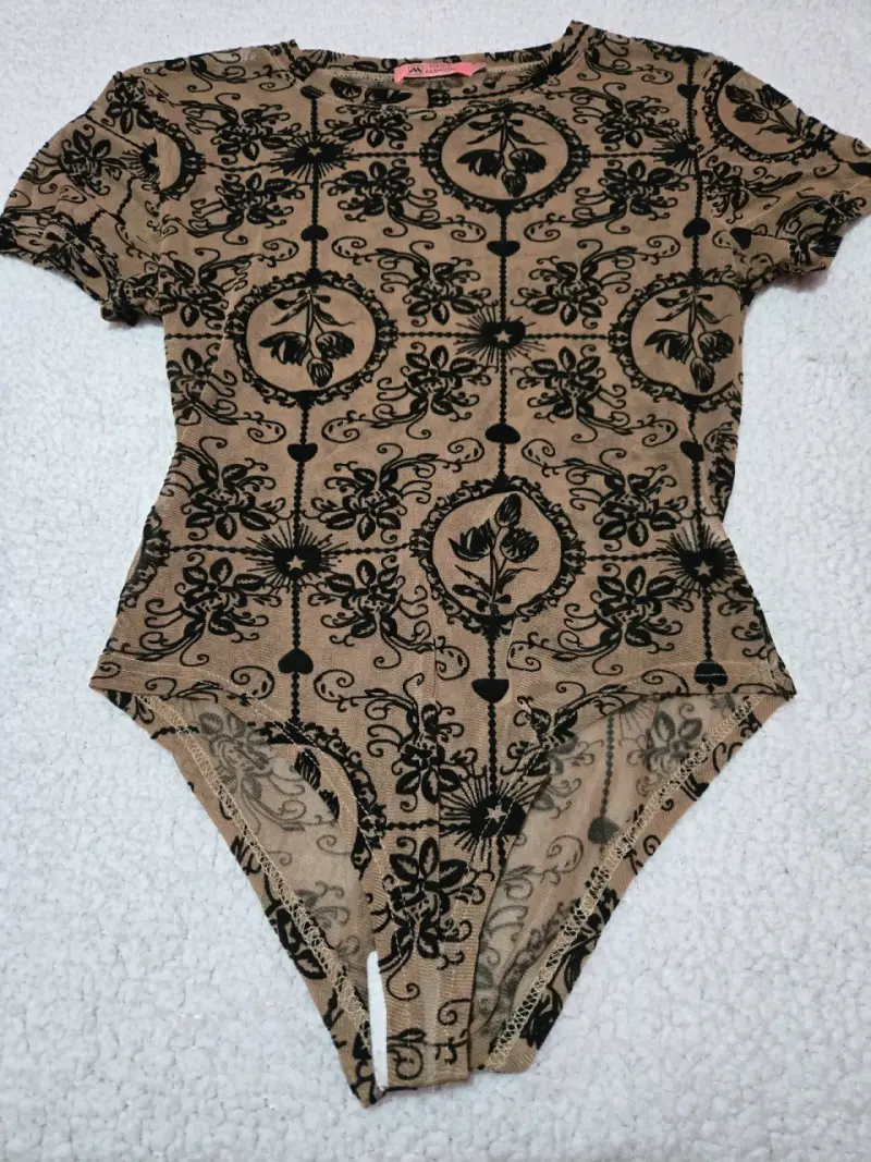 Body de encaje floral en varios colores - 2
