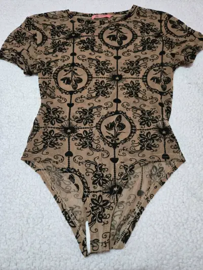 Body de encaje floral en varios colores - miniatura 2