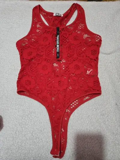 Body de encaje floral en varios colores - miniatura 4