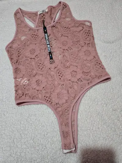 Body de encaje floral en varios colores - miniatura 5
