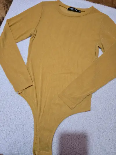 Body de encaje floral en varios colores - miniatura 6