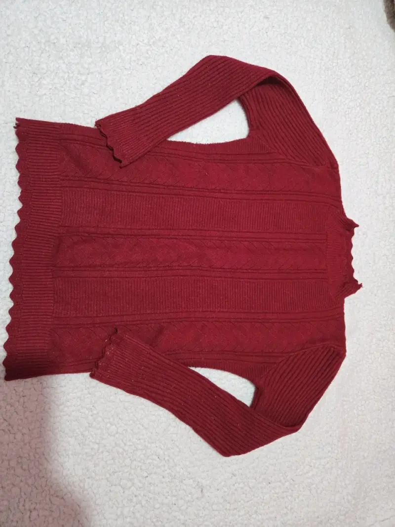 Lote de poleras y suéteres para mujer en varios estilos - 4