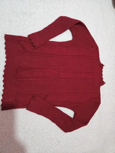 Lote de poleras y suéteres para mujer en varios estilos - miniatura 4