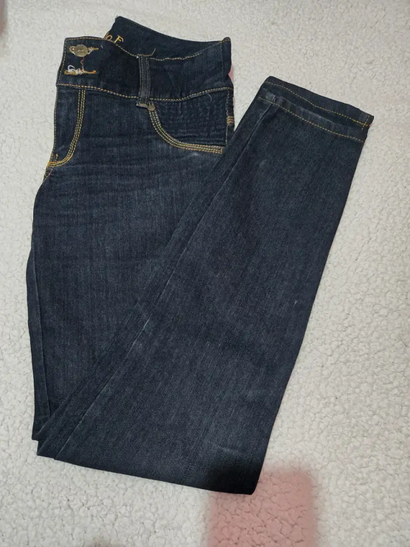 Jeans de mezclilla con diseño desgastado para mujer - 5