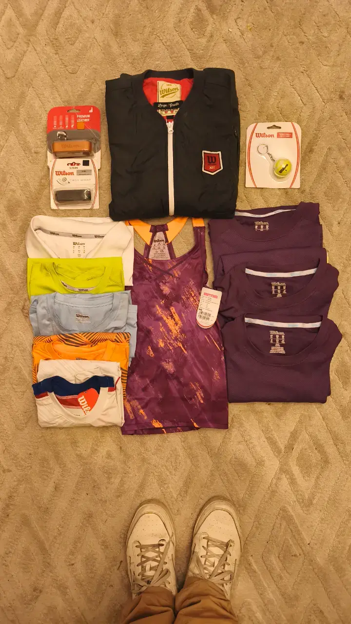 Lote de ropa deportiva y accesorios Wilson - 2