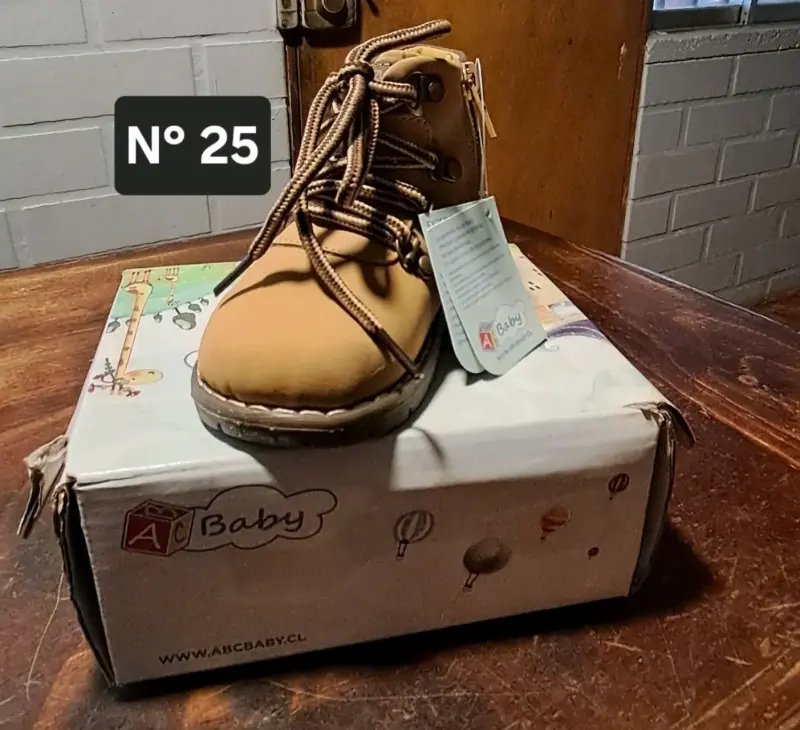 Botas de niño talla 25