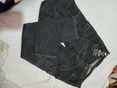 Jeans de mezclilla para hombre estilo casual - miniatura 1