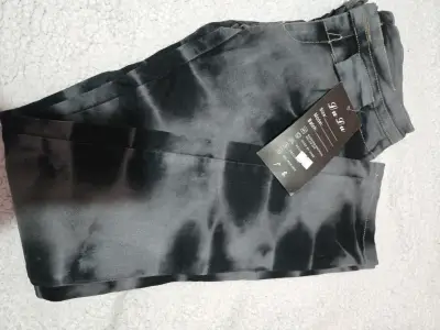 Jeans de mezclilla para hombre estilo casual - miniatura 2