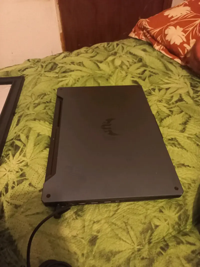 Noteboo ASUS TUF Gaming con teclado retroiluminado - 4