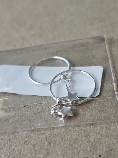 Aros de plata con colgantes de estrellas - miniatura 2