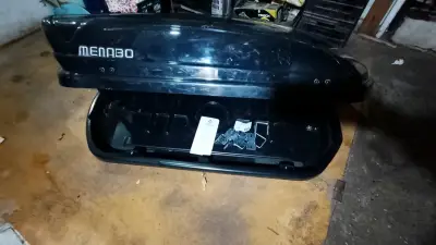 Baúl de Techo Menabo Negro para Auto - miniatura 1