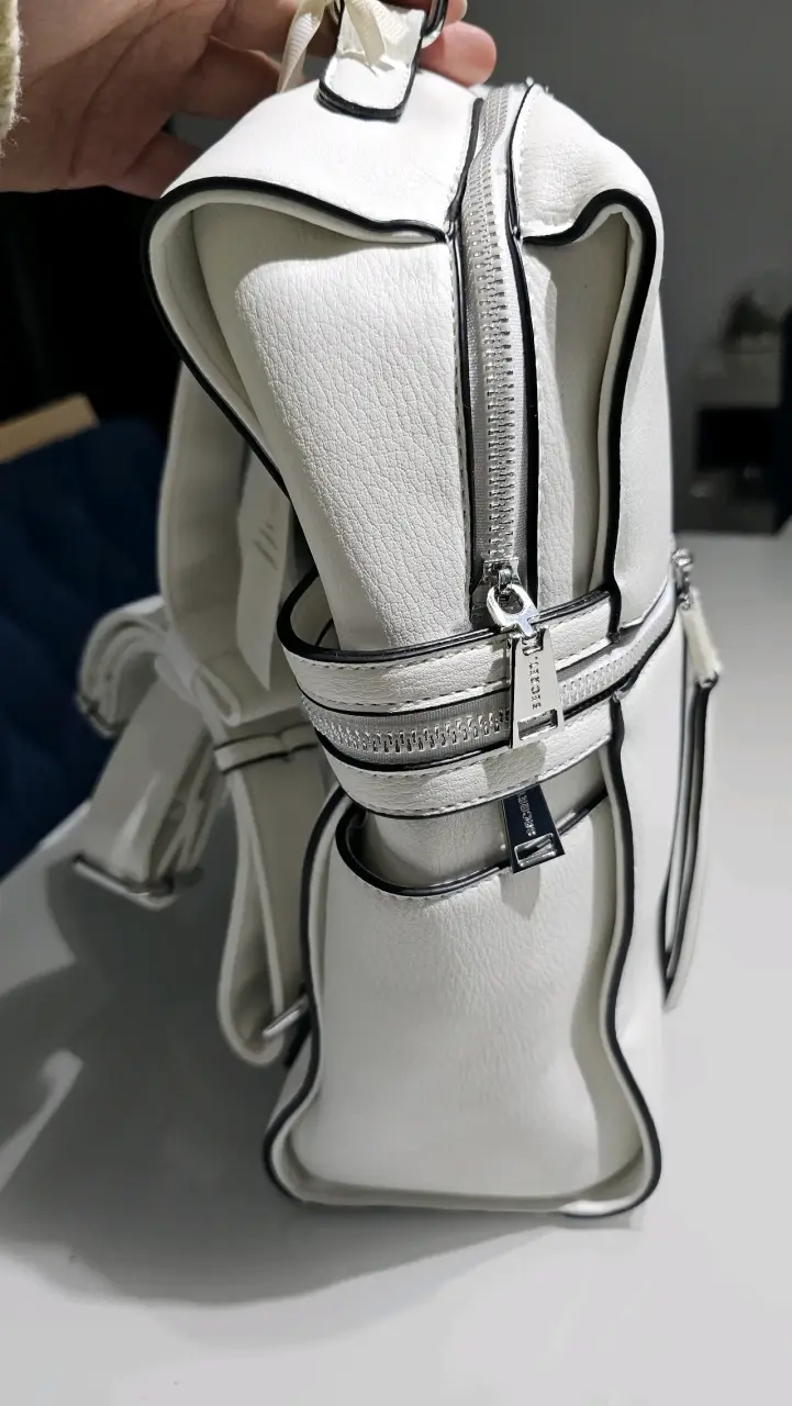 Mochila blanca Secret con diseño elegante - 3
