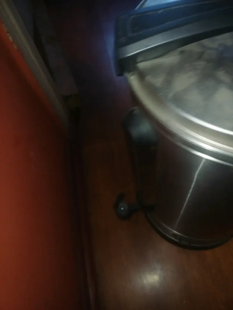Olla eléctrica de acero inoxidable con grifo - 4