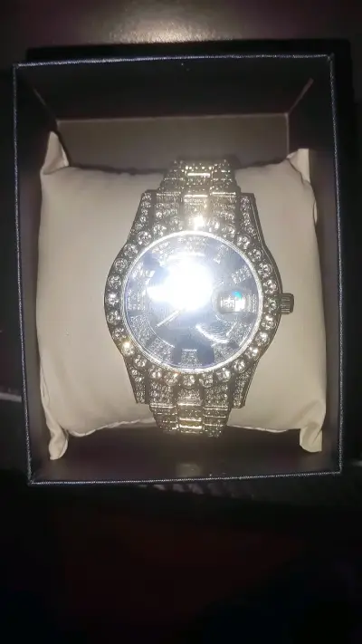 Reloj de pulsera tipo incrustación - miniatura 1