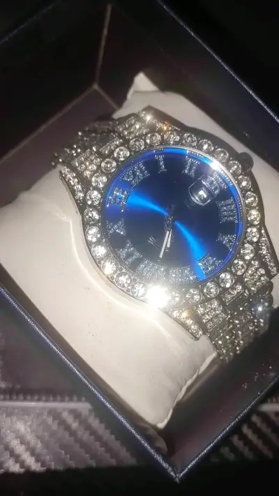Reloj de pulsera tipo incrustación - miniatura 2