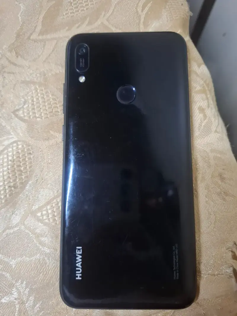 Smartphone Huawei con pantalla grande - 2