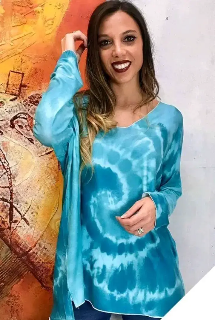 Polera tie-dye azul manga larga - 1