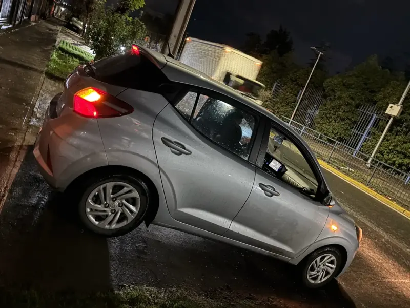 Hyundai Grand i10 Hatchback 2020 en buen estado - 2
