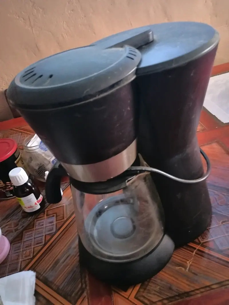 Cafetera eléctrica de goteo con jarra de vidrio