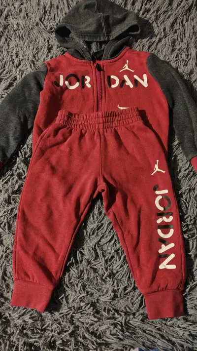 Conjunto deportivo Jordan para niños - miniatura 1