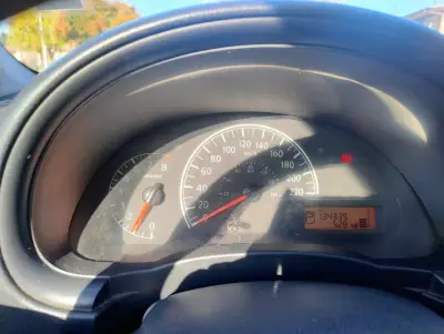 Auto Nissan Versa en buen estado - miniatura 5