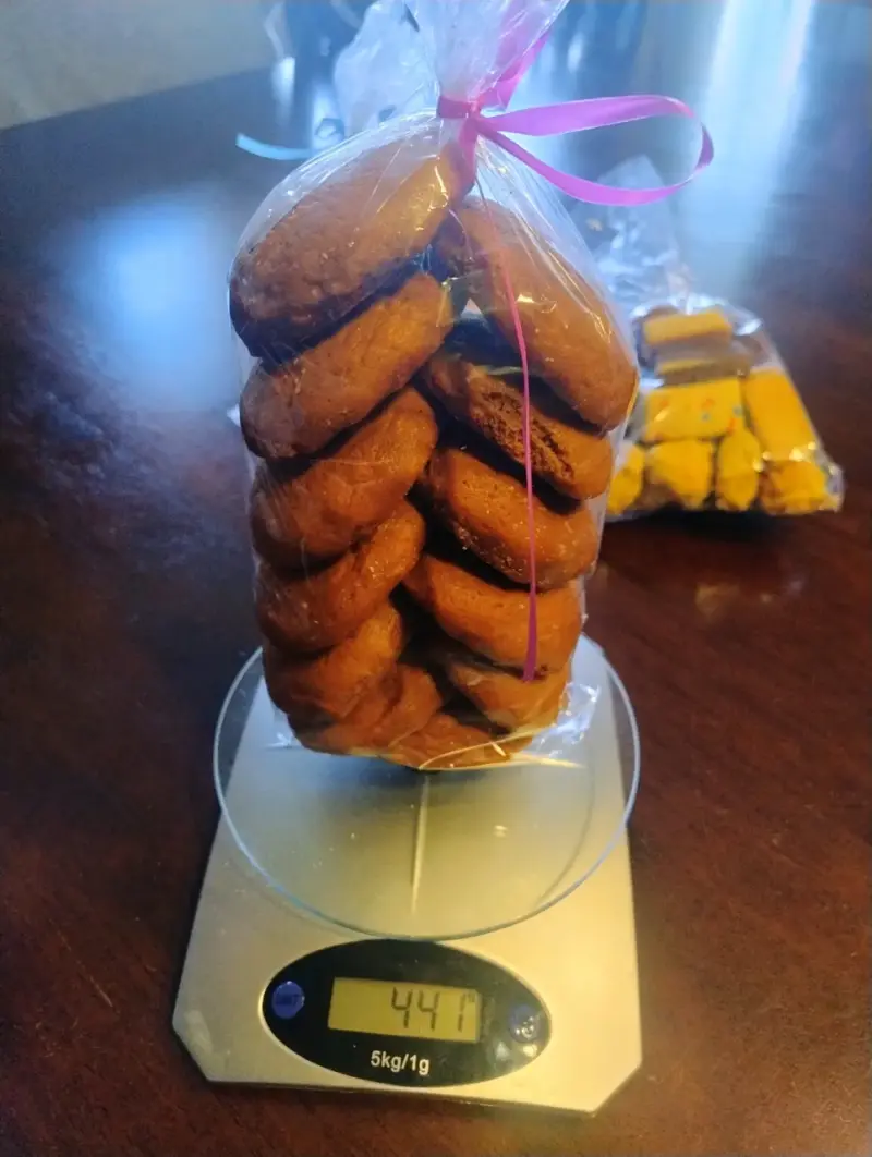 Galletas surtidas y de miel hechas con amor - 3
